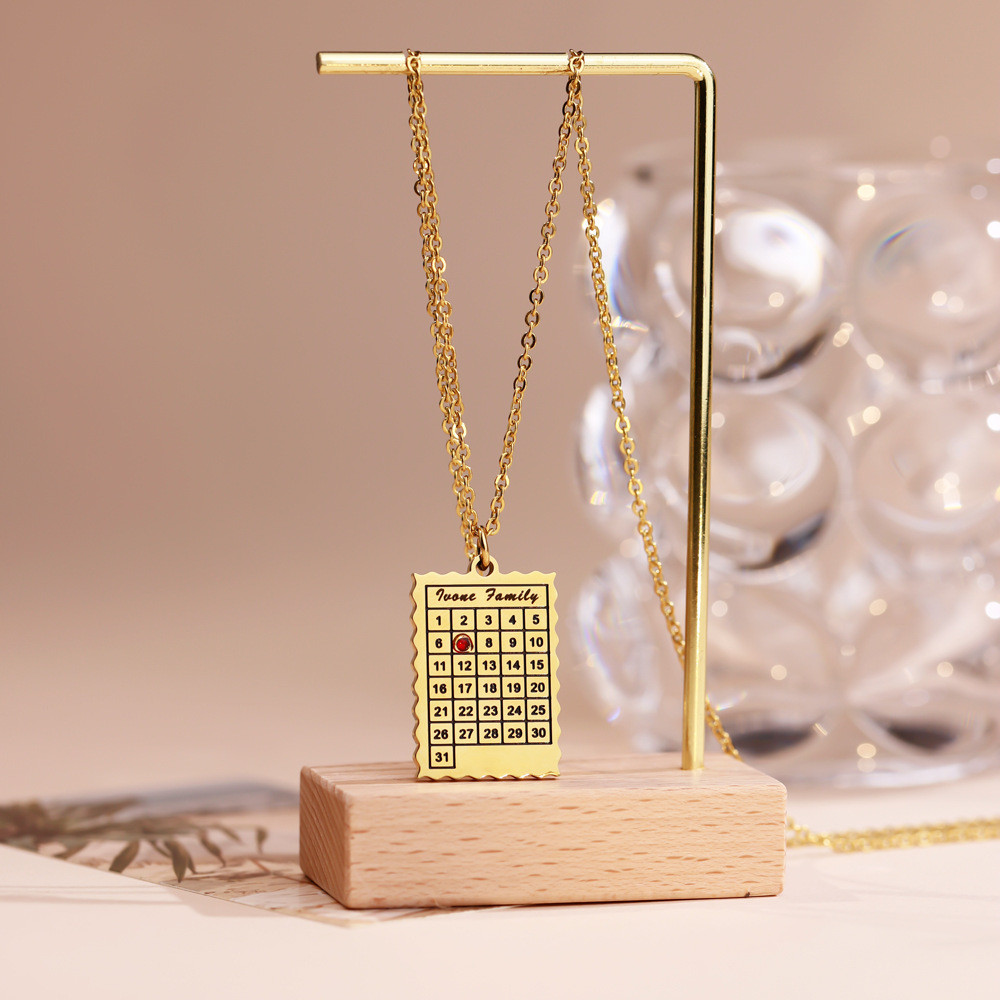 สร้อยคอมากกว่าหนึ่งชิ้นสำหรับครอบครัว พร้อมตัวอักษรฝังแบบ DIY ปฏิทินจาก PP20