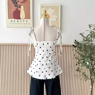 Elise lace cami : KN.Clothes เสื้อสายเดี่ยวผูกไหล่ เย็บตะเข็บหน้า เข้ารูป มีซิปซ่อนด้านข้าง