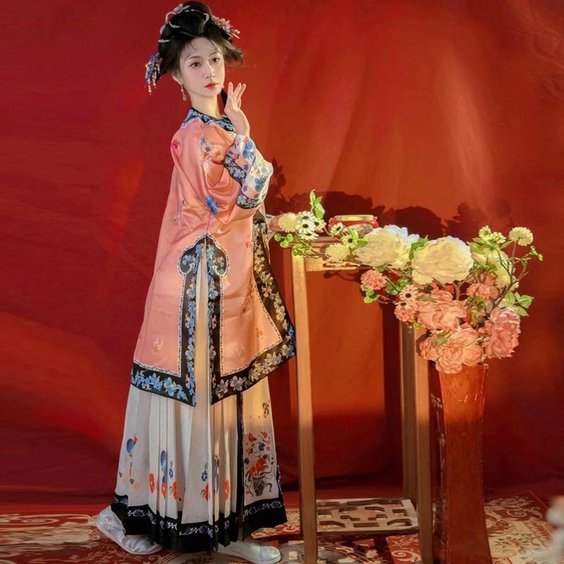 Nine-six One Original Qinghan ผู้หญิง Recovery คู่รอบคอเสื้อผ้าชาติพันธุ์ Heavy Industry พิมพ์ Horse