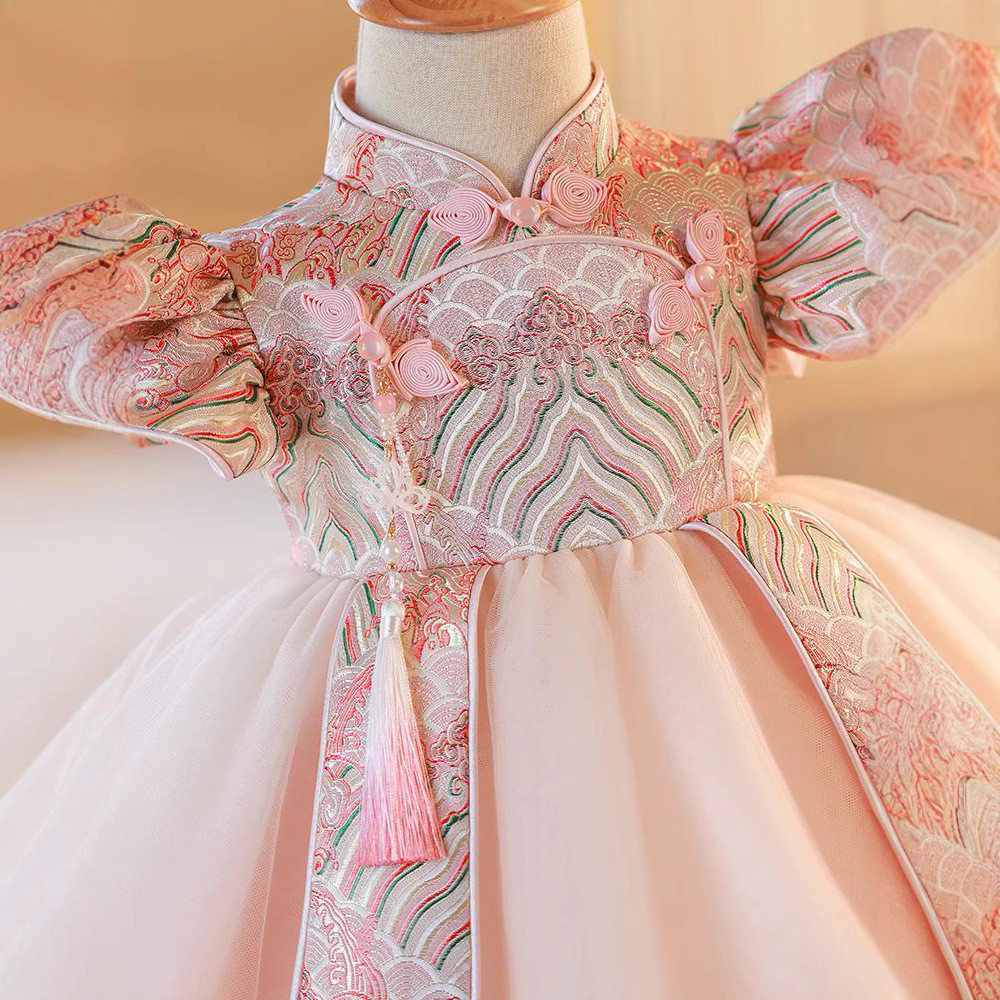 ชุดเดรสเด็กผู้หญิงอายุหนึ่งปีสไตล์จีนมงกุฎ hàn สร้อยคอหญิงเด็กปีครึ่งปีจิ่งปีนเขาปีนเขา ppinpinpin ก