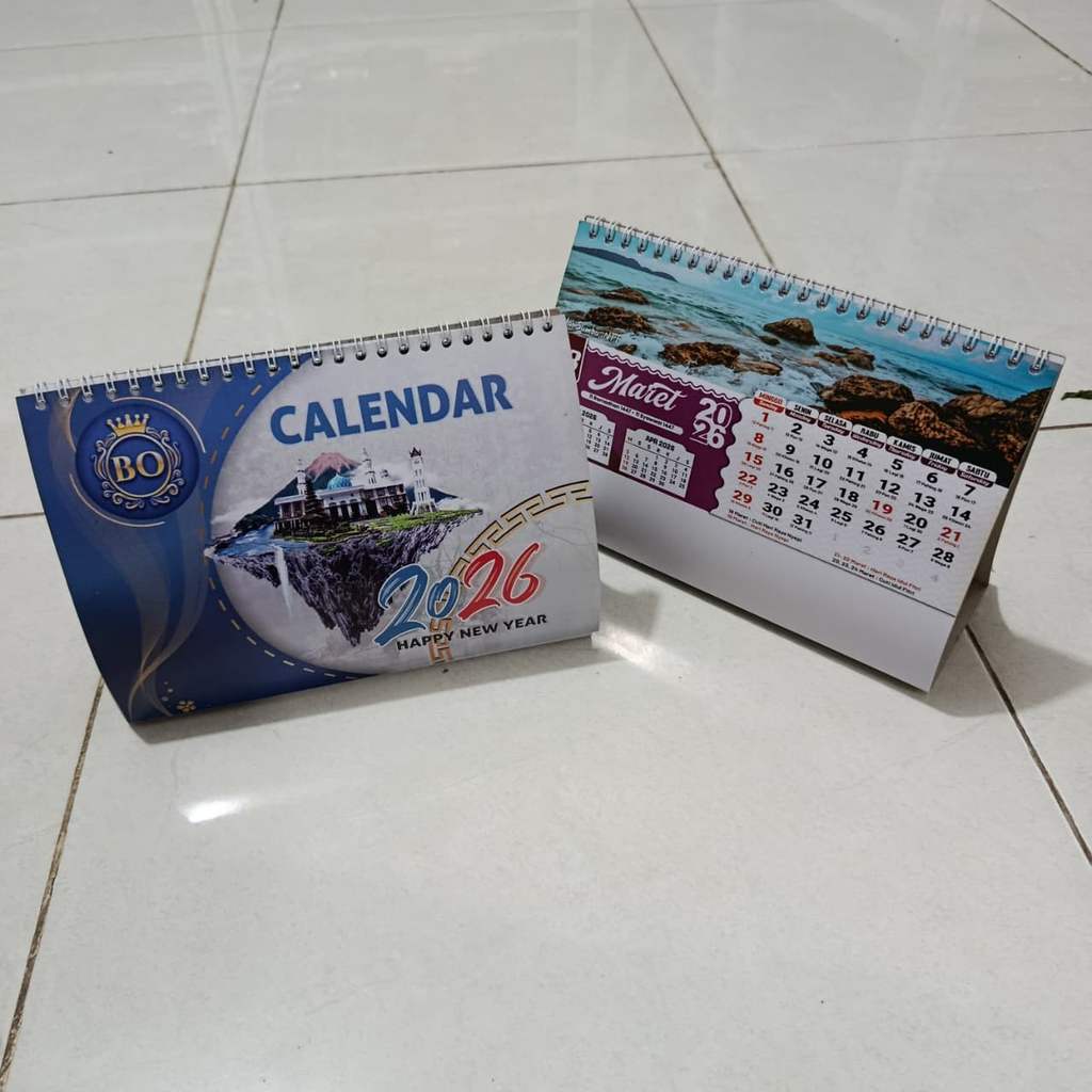 2026 DESK CALENDAR / 2026 SITTING CALENDAR