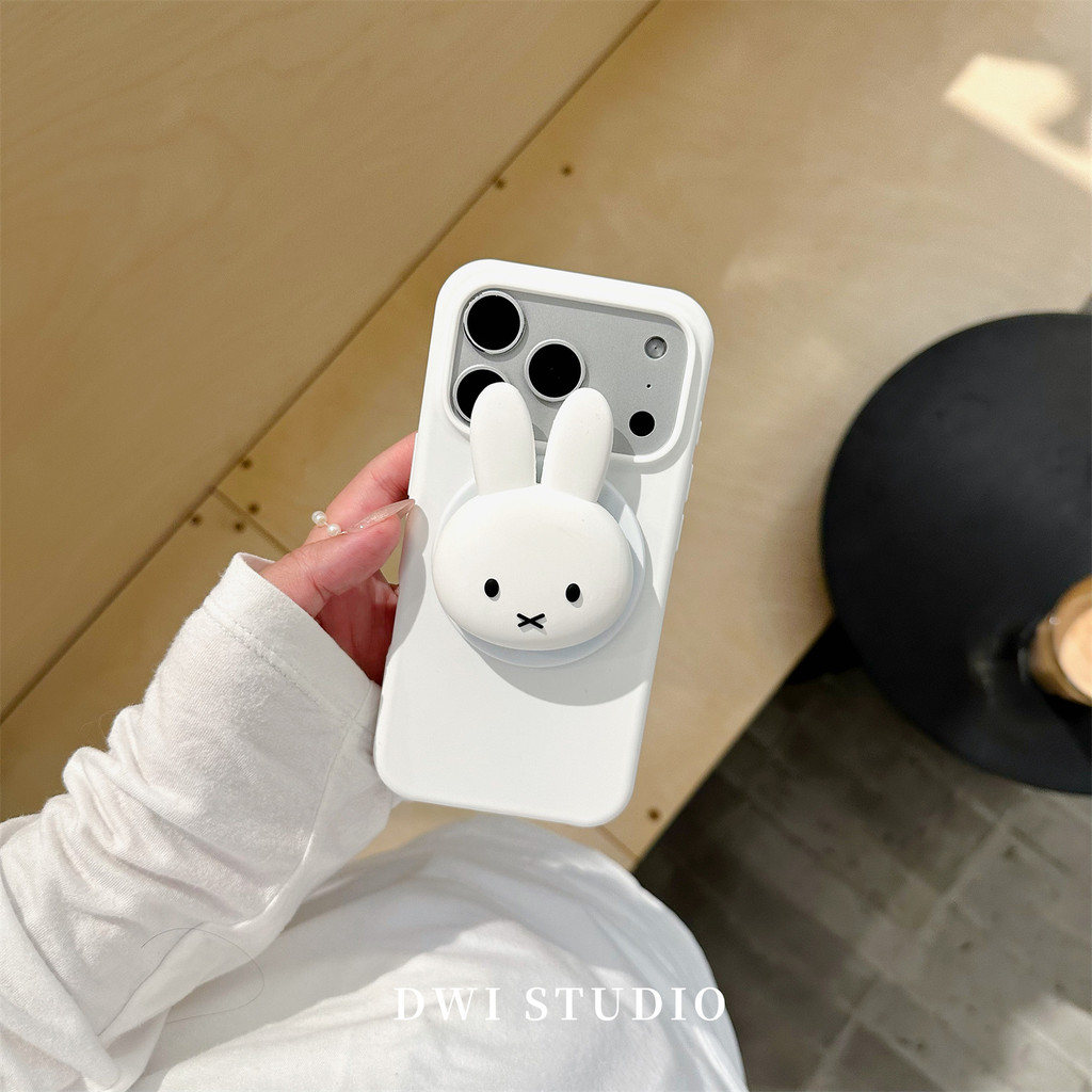 สไตล์เกาหลีสีขาวอ่อนโยน Miffy กระต่ายเคสโทรศัพท์แม่เหล็ก 17promax รวมทุกอย่างปุ่ม AI เหมาะสําหรับ 16promaxiPhone16 เคสซิลิโคนเหลว 15/14