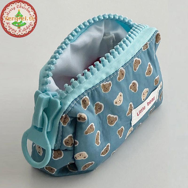 FENGFEI การ์ตูนหมีกระเป๋าเก็บเครื่องสําอางผู้หญิงฤดูหนาวแต่งหน้าซิปใหญ่กระเป๋าเครื่องเขียนกล่องดินสอ 2024 ของขวัญ TH