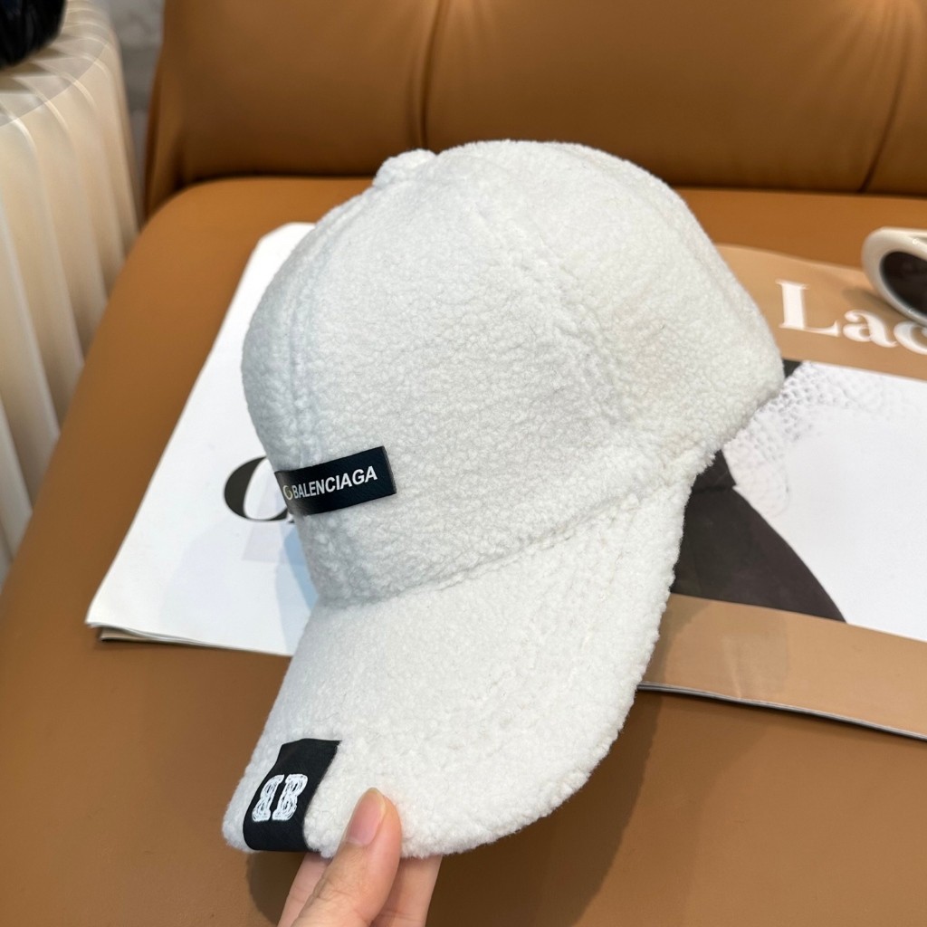 Balenciaga Plush Cap Letter Upstairs Design Simple All-Match cp