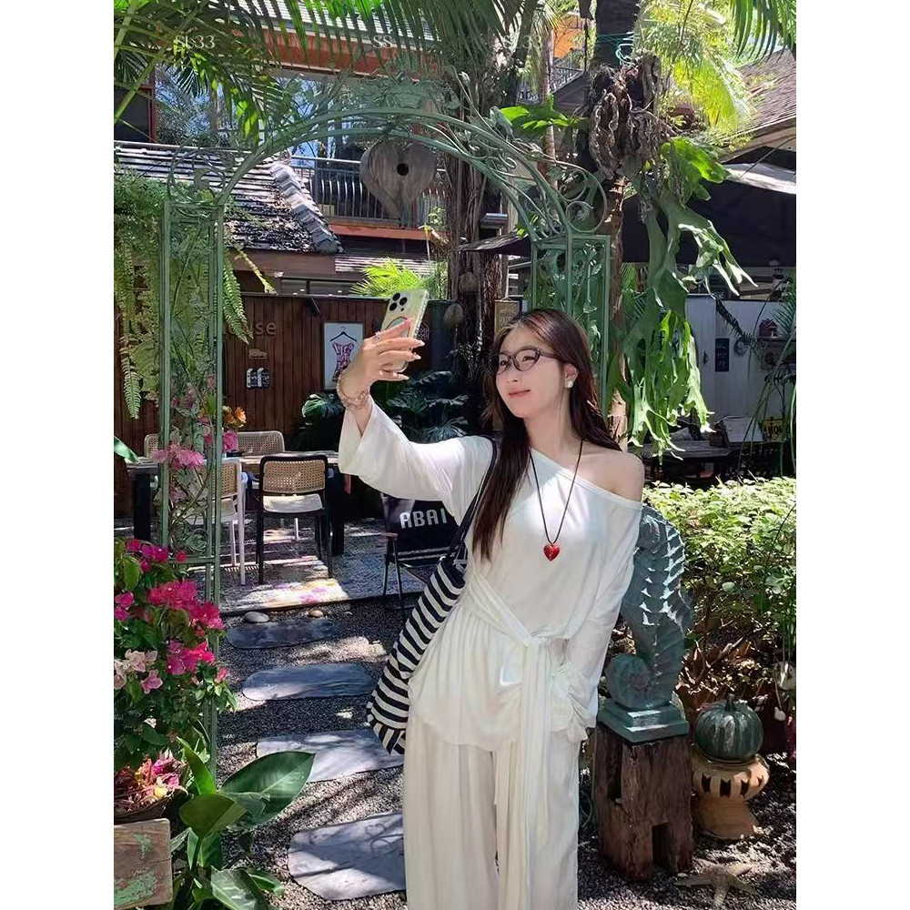 <Moss Queen> เสื้อแขนยาวแบบเปิดไหล่ผูกเอว ระบายอากาศได้ดี เหมาะสำหรับฤดูร้อน