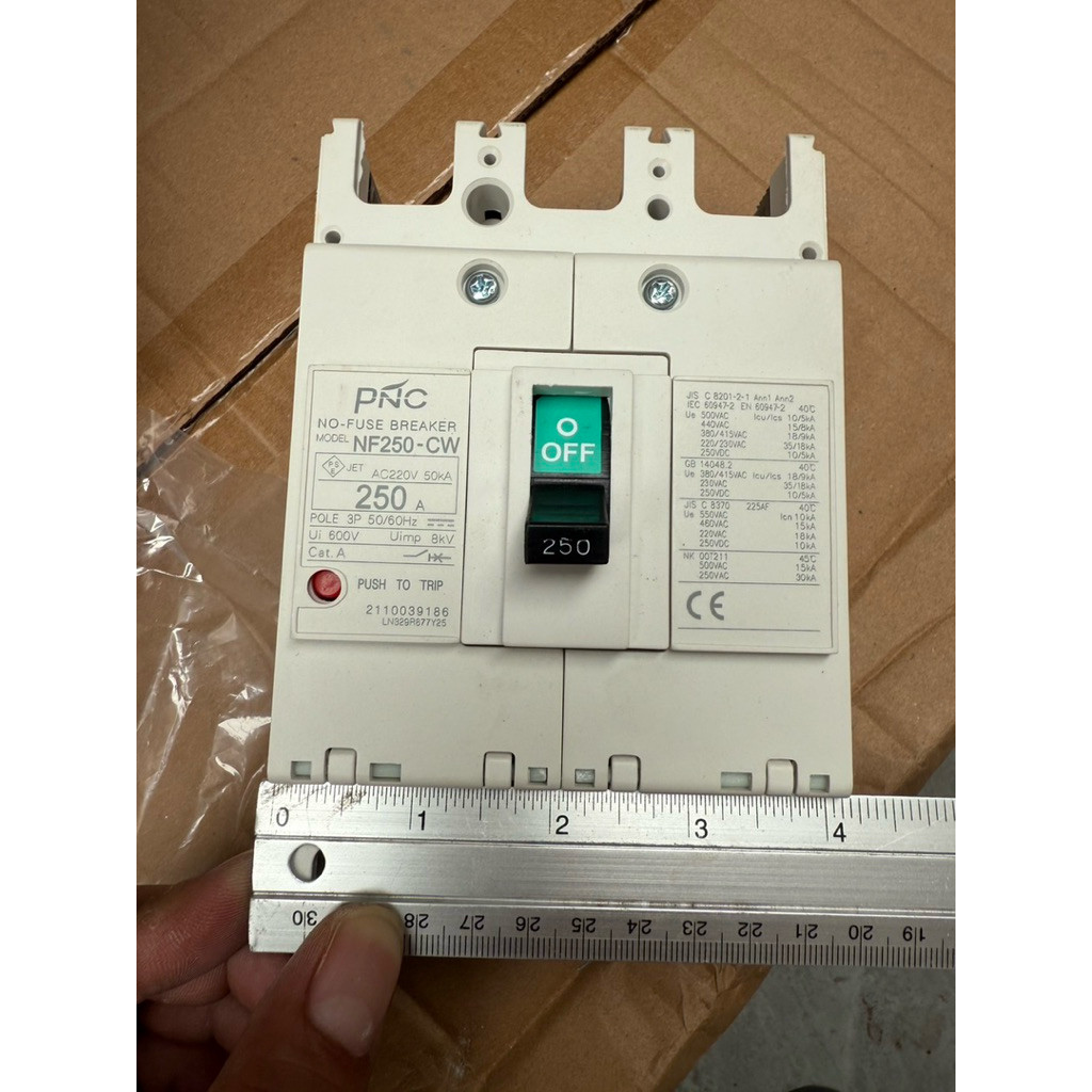 Nf-250 3p. 250a.  1450 Nf-125 3p 125a  เบรคเกอร์ Nf-250 3p. 250a.  1450 Nf-125 3p 125a   ร้านในไทย ง