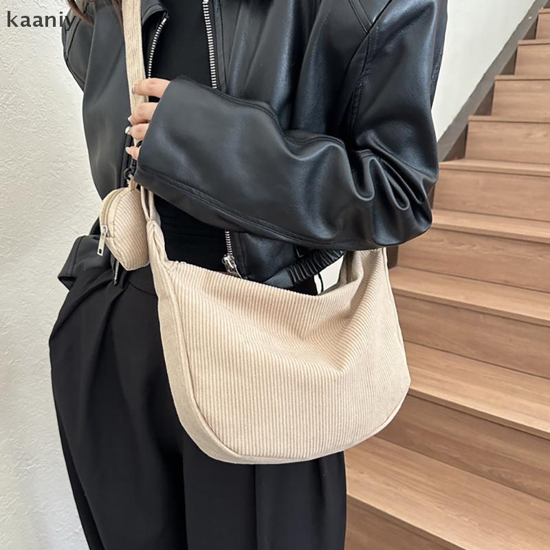 กระเป๋าขวางCORDUROY ขนาดใหญ่ สายปรับได้ สไตล์วันเดย์คูล สำหรับผู้หญิง ทำจากคอร์ดโรยเบาๆ ใส่ได้ทุกลุค - รูปที่ 3