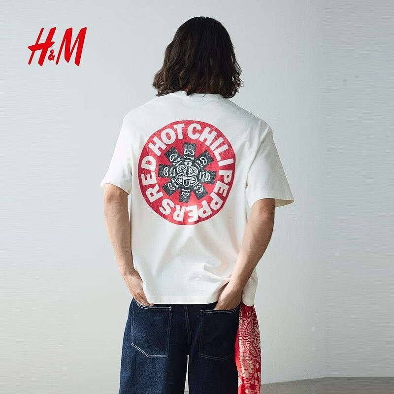 เสื้อยืดผู้ชาย H&M ทำจากผ้าฝ้ายแท้ ออกแบบสบาย ๆ คอเต่าเปิดโล่ง แขนสั้น หมายเลข:item 0972640