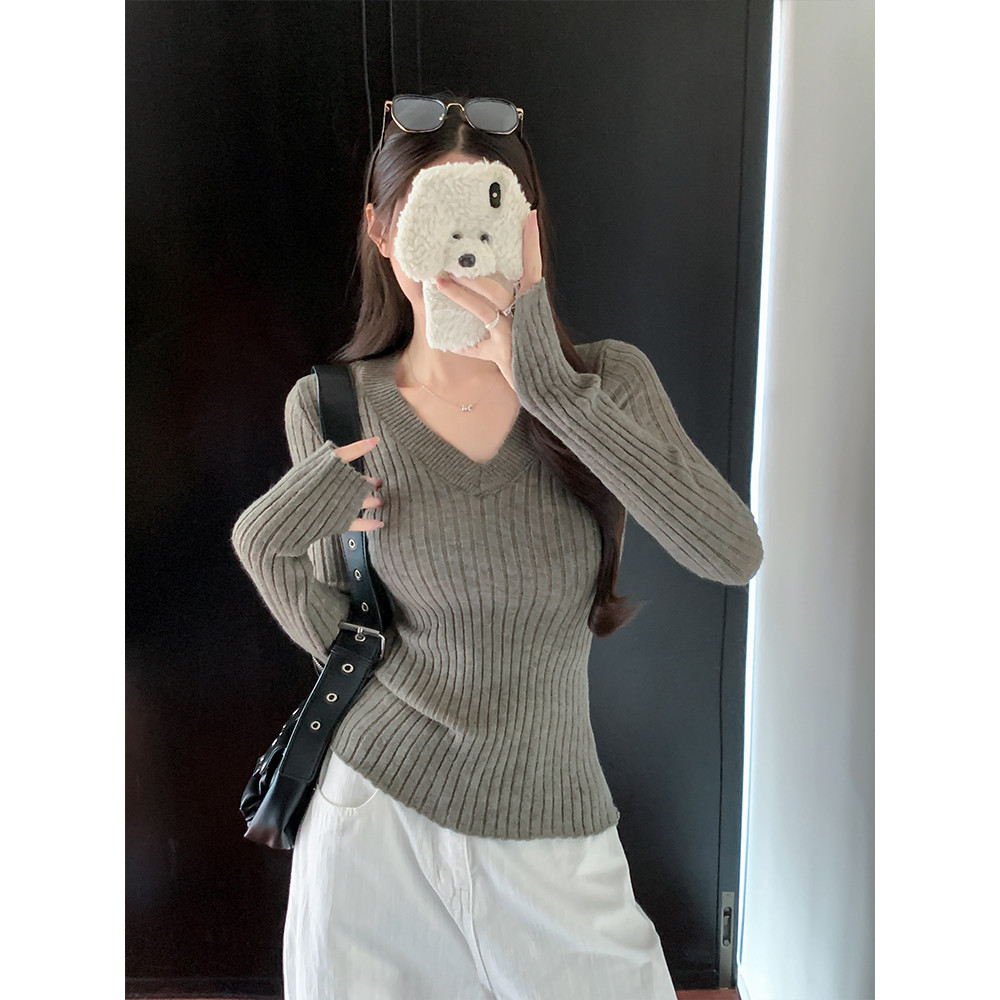 <Moss Queen> เสื้อคอกว้างทรง V แขนยาวผ้าถักสีเทาพื้นฐาน รุ่นใหม่ฤดูใบไม้ร่วงและฤดูหนาว เสื้อผ้าลำลองสำหรับใส่ด้านใน