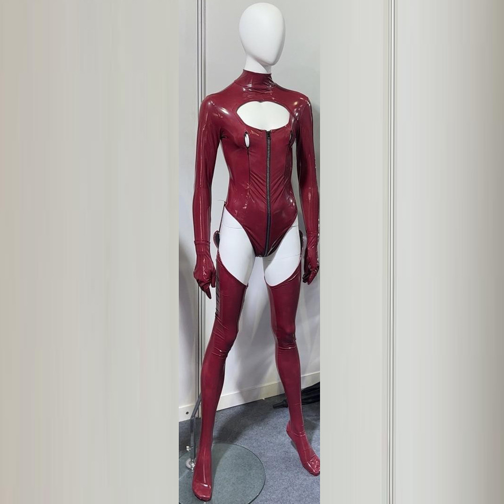 ชุดคอสเพลย์ 3 ชิ้น ลายPUเงางาม กับ Teddy Suit และถุงน่อง