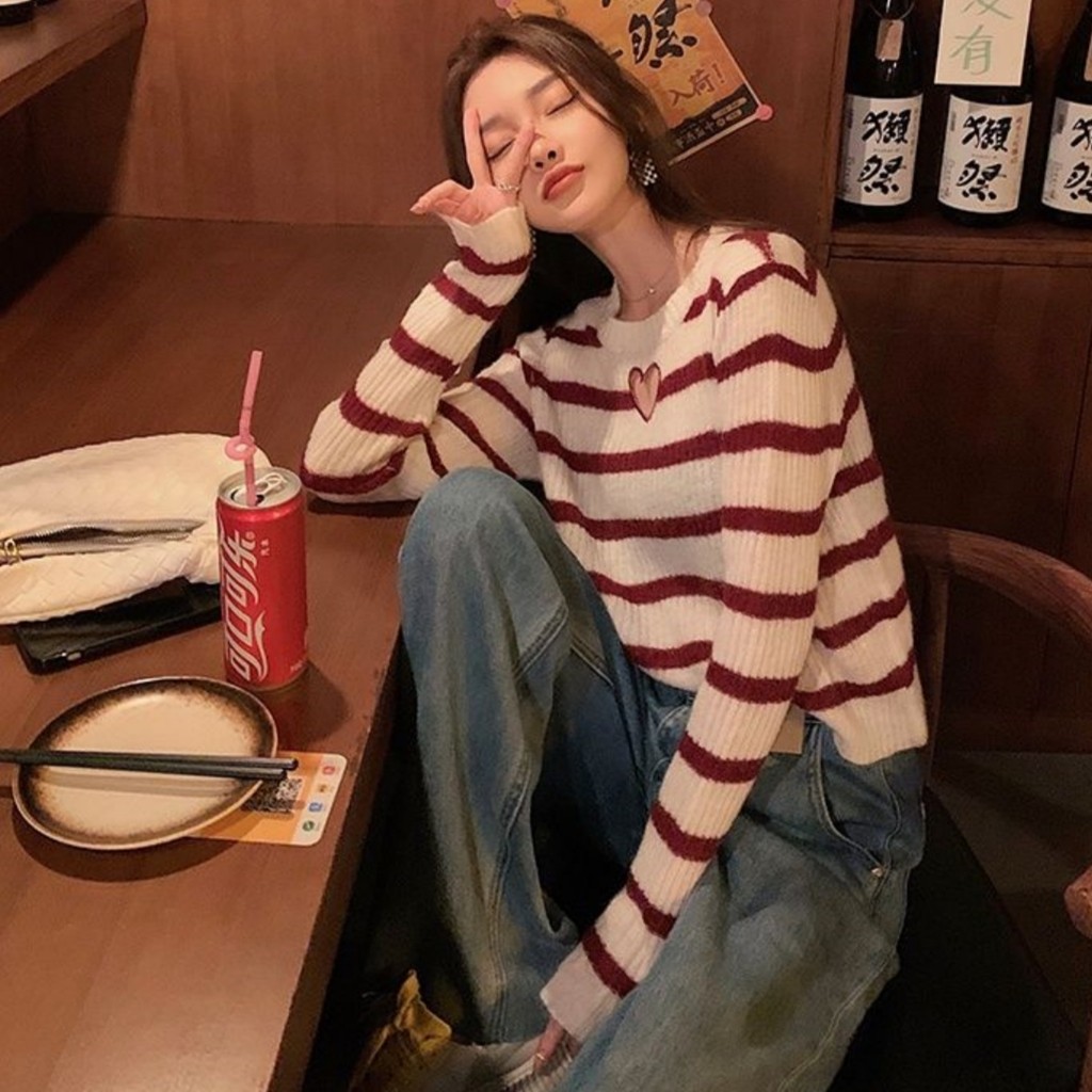 ลายหัวใจ Hollowed-out Chic Top เสื้อกันหนาวผู้หญิงออกแบบ Niche All-Match Slim-fit ฤดูใบไม้ร่วงฤดูหนา