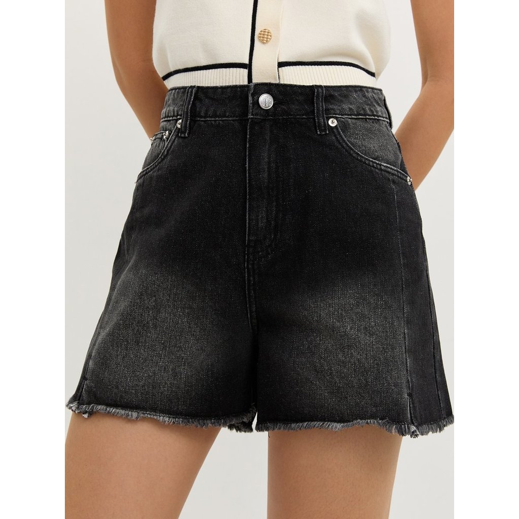 [Pomelo] กางเกงยีนส์ขาสั้นแต่งชายรุ่ย / Frayed Denim Shorts