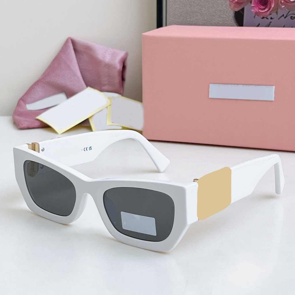 MIU MIU SMU09W แว่นตากันแดดรุ่นใหม่ ทรงเหลี่ยมสำหรับสาวๆ