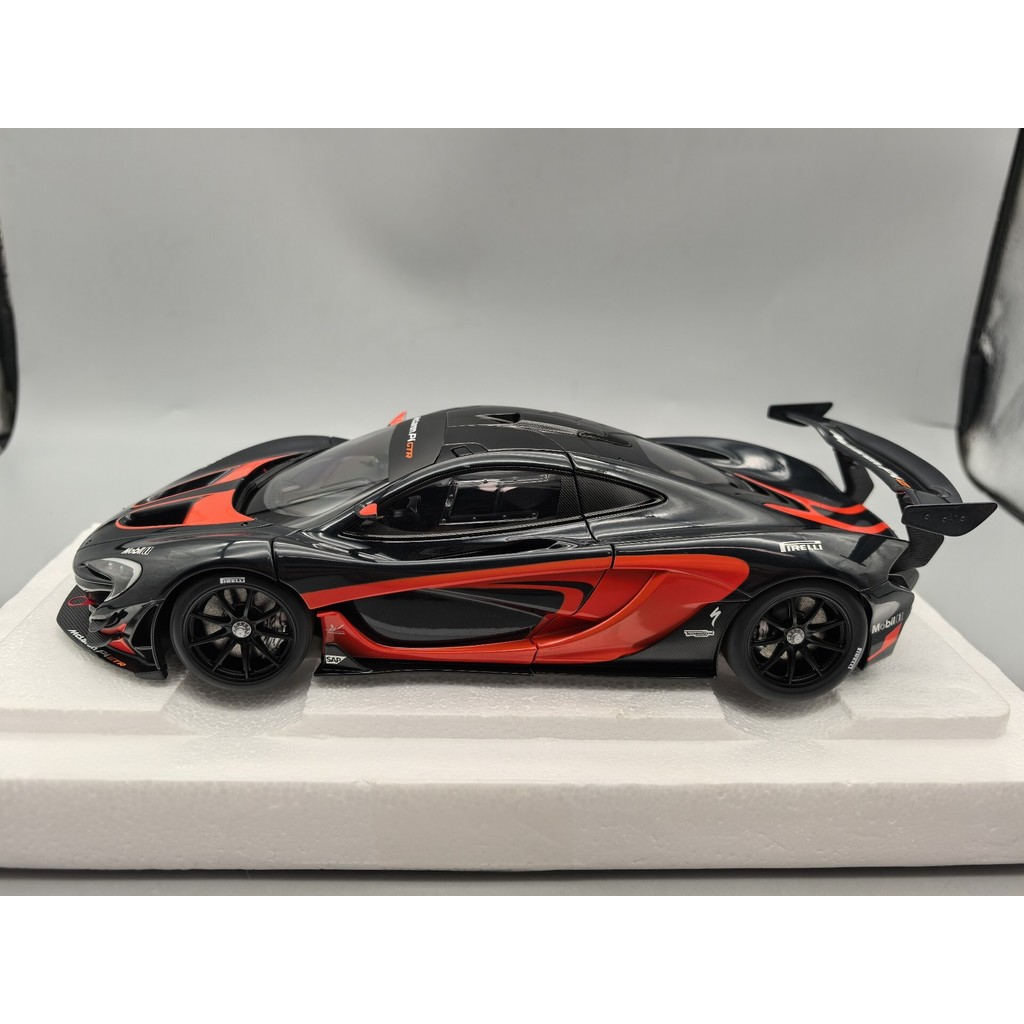 AUTOart AUTOart 1/18 McLaren P1 GTR (โลหะสีเทาเข้ม/ส้ม) เปิดสองประตูพลาสติก ABS รถจําลองรุ่นแบรนด์ให