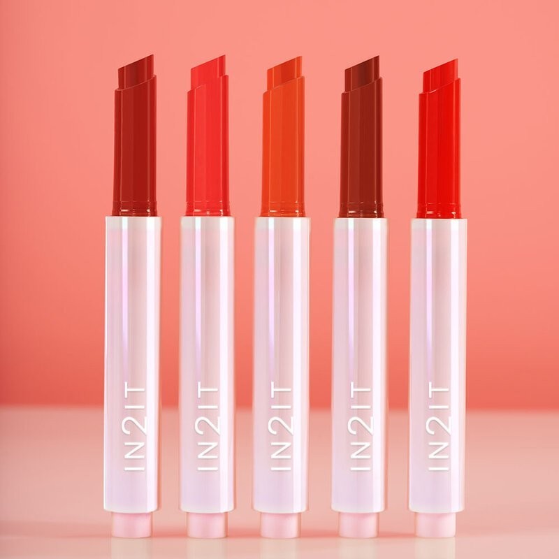 In2it Click Click Glass Lip อินทูอิท คลิก คลิก กลาส ลิป ลิปกลอสเนื้อฉ่ำวาว สีโปร่งแสง (ปริมาณ 1.8กรั