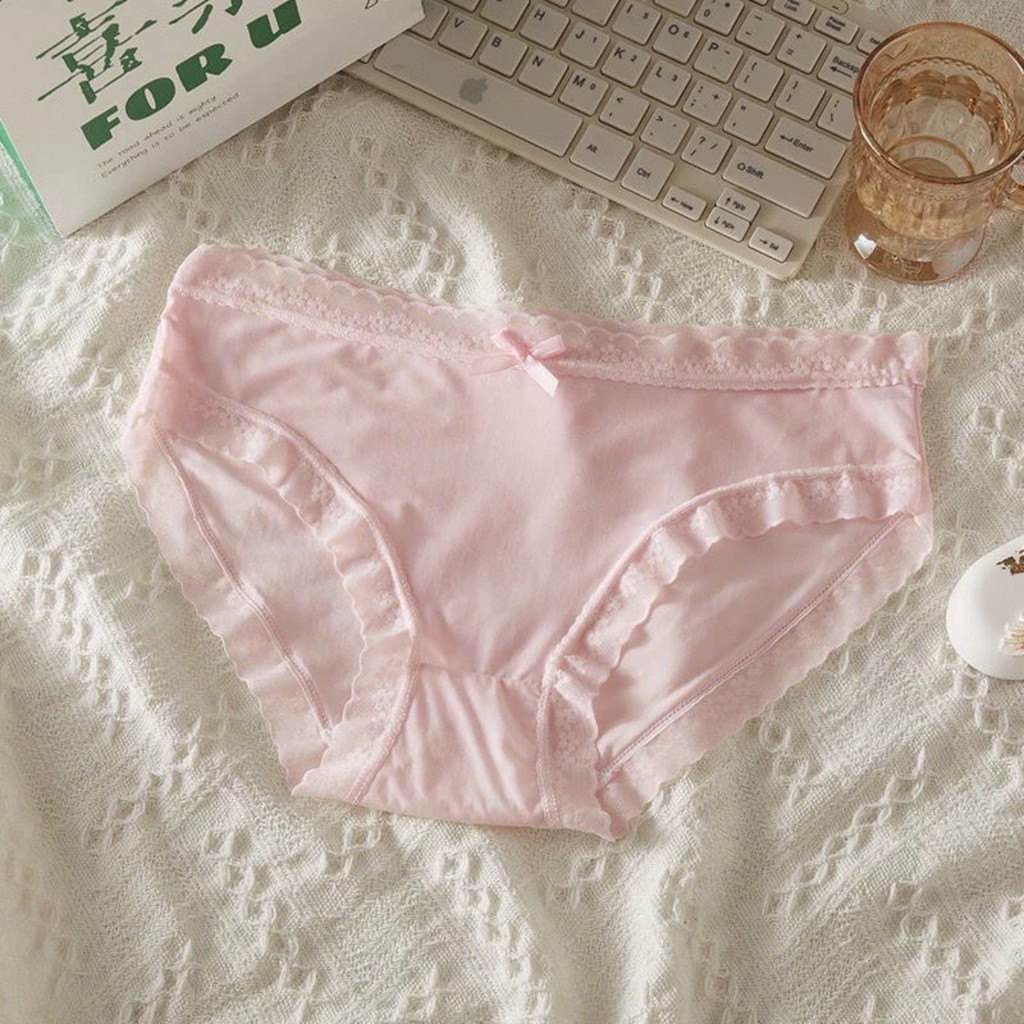 กางเกงในลูกไม้สำหรับผู้หญิง ผ้าเนียนลื่น ผ้านุ่ม ไม่บางเกินไป ระบายอากาศได้ดี ไม่อับชื้น ลูกไม้ไม่บาดผิว ใส่แล้วทรงสวย