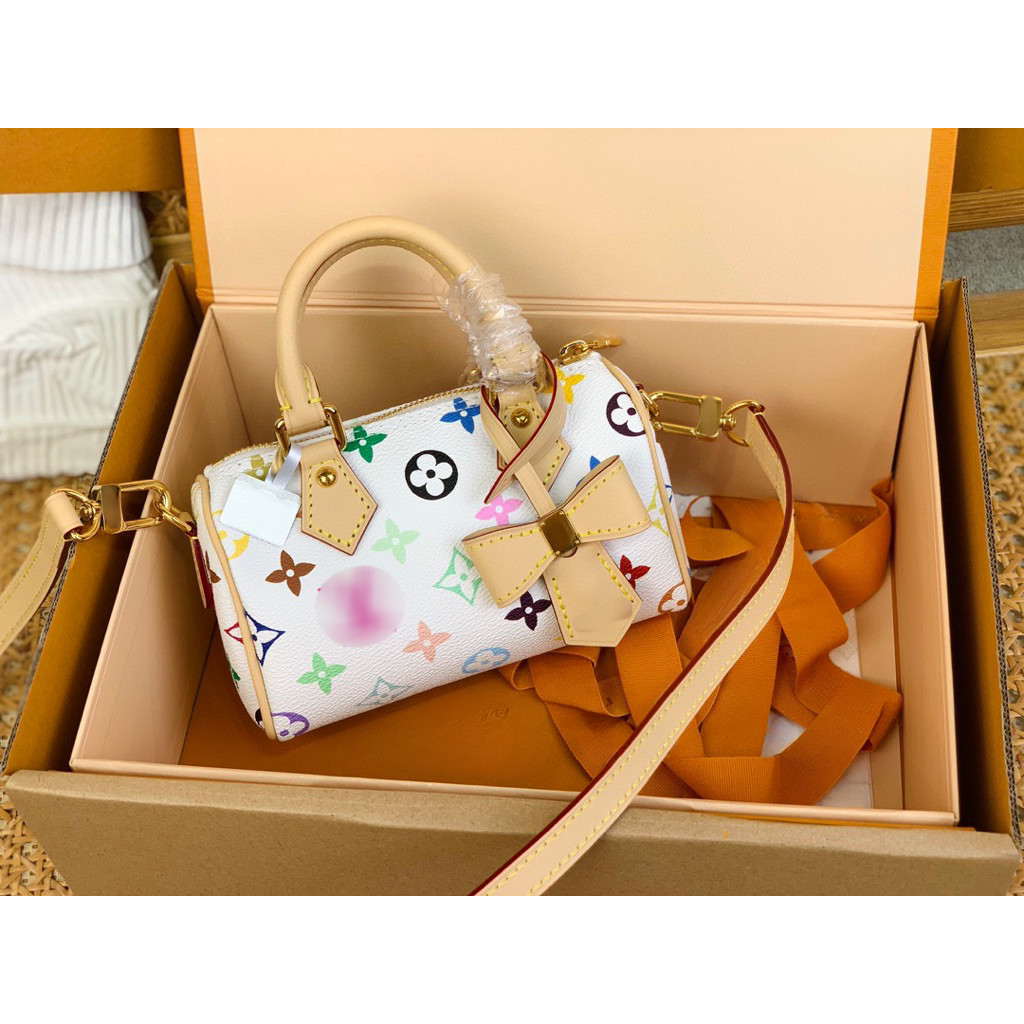 Ready stock spe M13391  กระเป๋าสะพายข้าง size 16.0 x 11.0 x 9.0 cm