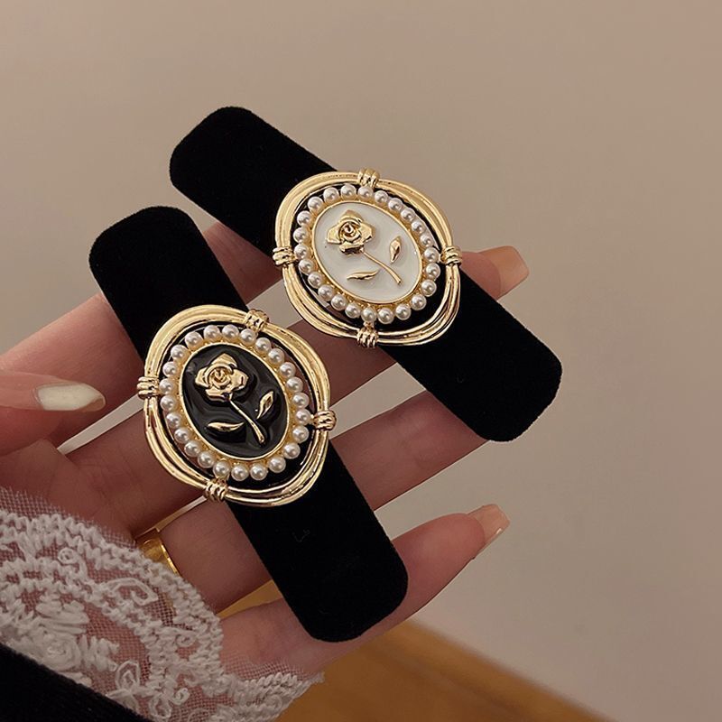 Camellia Pearl Grab Clip กิ๊บรูปทรงน่ารักสำหรับแต่งผมด้านข้าง เครื่องประดับผมทันสมัย