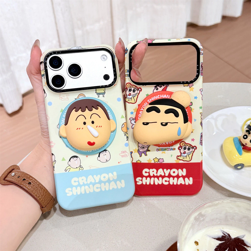 น่ารัก Crayon Shinchan 3D Pop Magnetic Stand TPU เคสโทรศัพท์สําหรับ iPhone 17/16/15/14/13/12/11, กันกระแทกกันฝุ่น Scratch-Resistant ฝาครอบป้องกัน, การ์ตูนอินเทรนด์โทรศัพท์แม่เหล็ก Ac