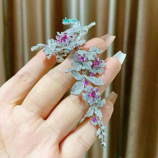 เข็มกลัดลายพู่ดอกไม้ Elegant Magpie แบบสมาร์ท น้ำหนักเบาทrès;เพิ่มความสวยงามด้วยแซฟไฟร์เล็กๆ เหมาะสำหรับคนชอบสไตล์หรูหรา