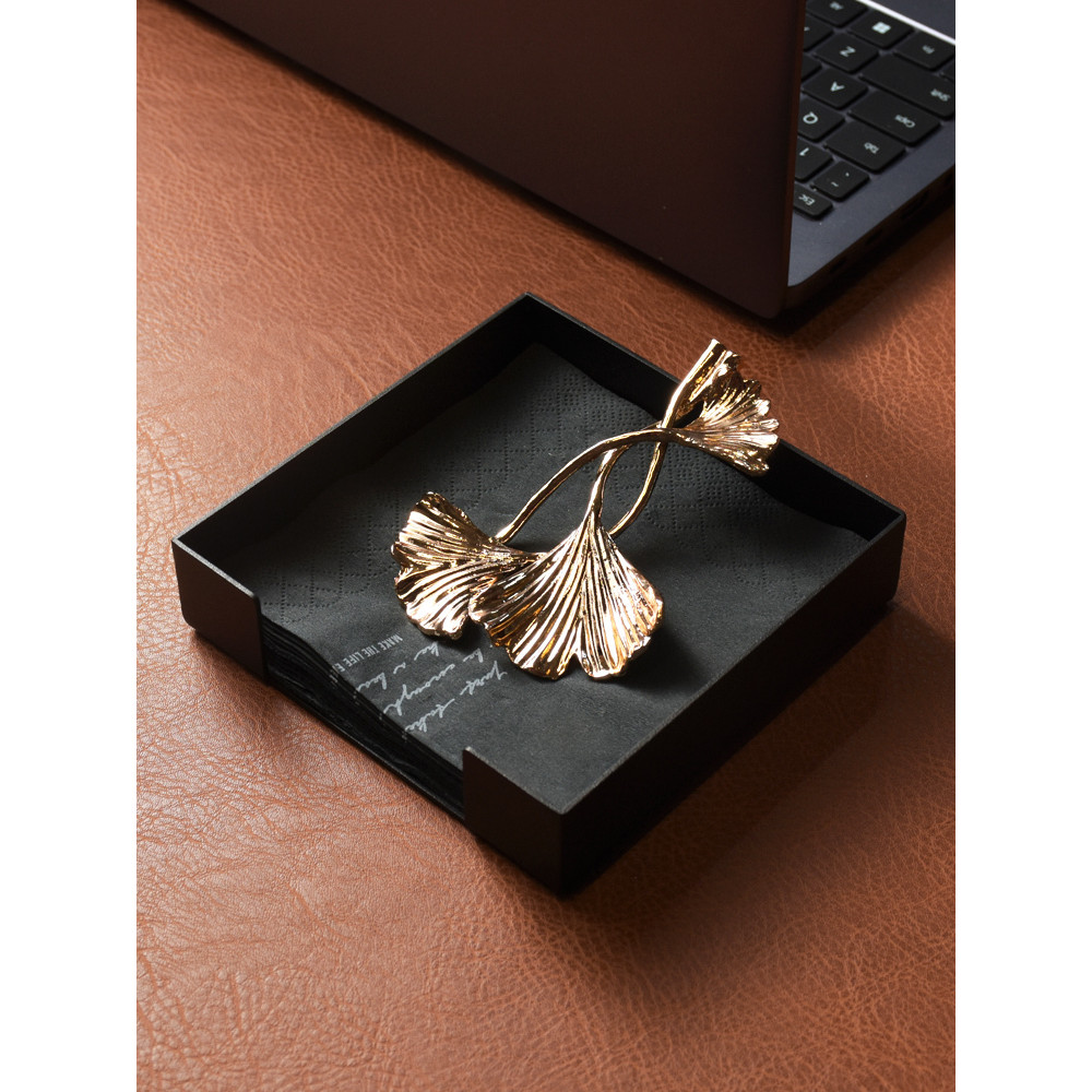 ร้านอาหาร Maple Leaf ผู้ถือกระดาษทิชชูโลหะผ้าเช็ดปาก Pressed ผู้ถือกระดาษร้านอาหารโรงแรมเคาน์เตอร์ตก