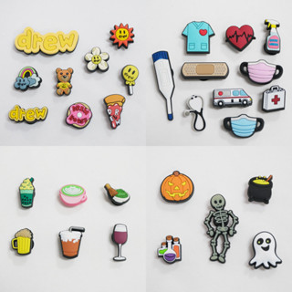 Miss Zoe Jibtz รองเท้าหัวเข็มขัดแบบฮาโลวีนและหมี พร้อมอุปกรณ…