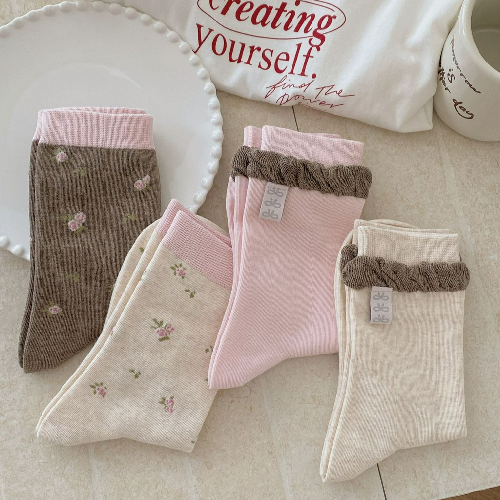 ถุงเท้าต้นฉบับใหม่ แบบไม่มีกระดูก ลวดลายดอกไม้เล็กๆ พื้นมีฟองอากาศ วัสดุคุณภาพดี ทรงสั้น - รูปที่ 3