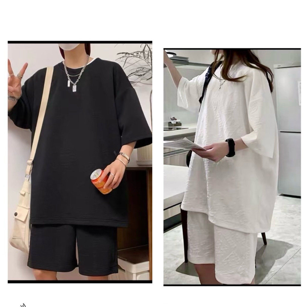ชุดเซ็ต ป้าย KKUUTIST มีกระเป๋า2ข้าง ใส่ได้ทั้งหญิงชาย  ผ้ายืดทอนูนลาย เนื้อผ้าดีค่ะ