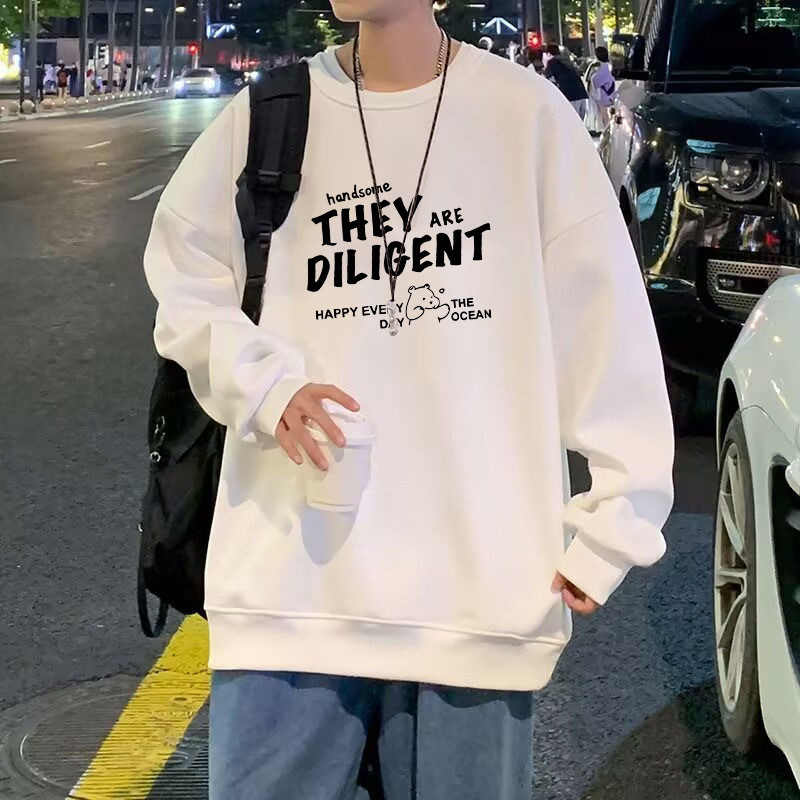 COD（พร้อมส่งจากกรุงเทพ）เสื้อสเวตเตอร์คอกลมผ้าฝ้ายแท้ผู้ชาย แบบเกาหลี แขนยาว เสื้อยืดพิมพ์ตัวอักษรเรียบง่าย