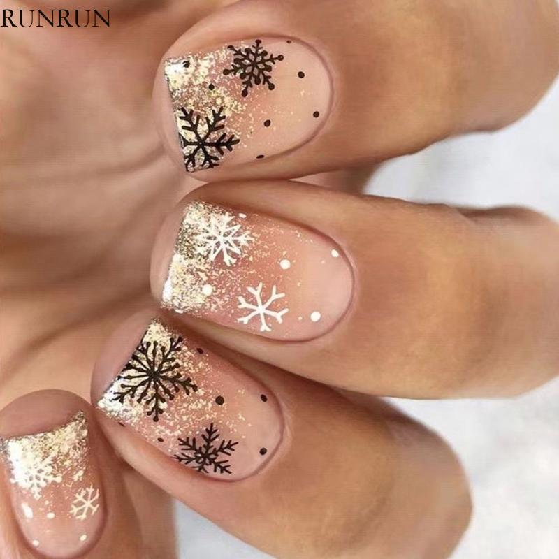 RUN 24 ชิ้นฤดูหนาวเล็บปลอมคริสต์มาสเต็มรูปแบบเล็บสั้นสแควร์กดบนเล็บ