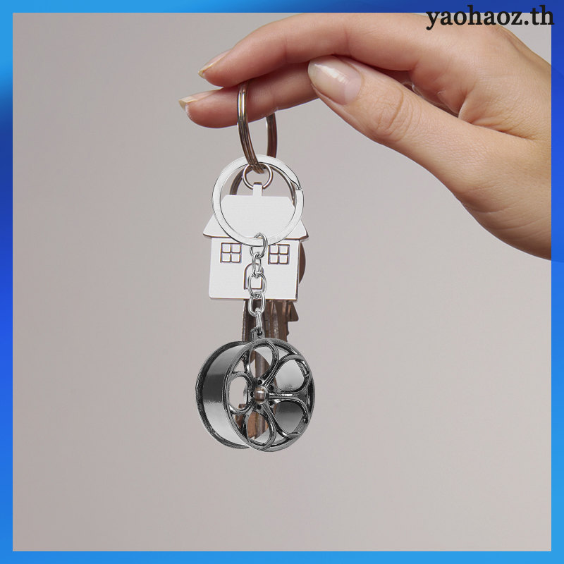 📎 พวงกุญแจรถยนต์ 2 ชิ้น ดีไซน์ล้อสีเงิน ขนาด 3.73x1.38x0.59 นิ้ว