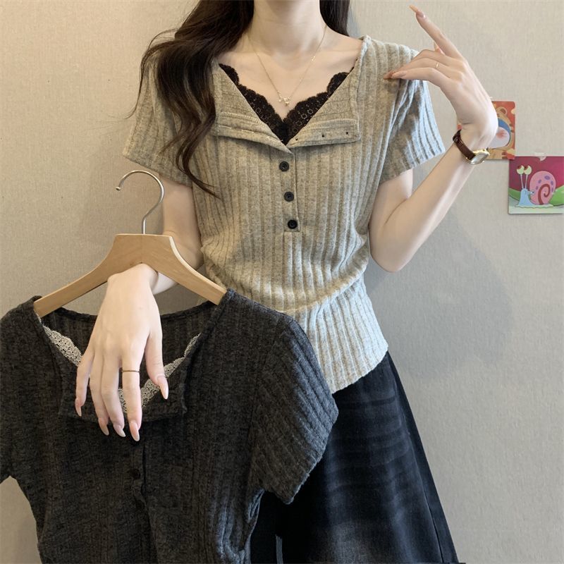 ลูกไม้เย็บปกปลอมสองชิ้นแขนสั้นเสื้อยืดผู้หญิงฤดูร้อนสลิมฟิตหวานเผ็ดเงินเก่าสไตล์นิชเฉพาะรูปแบบ