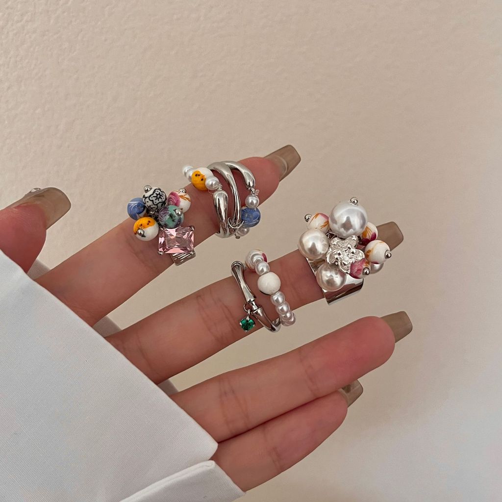 【Ready Stock】 French New Natural Stone Glass Bead Shaking Floral Ball Ring Ins Retro High Sense Open