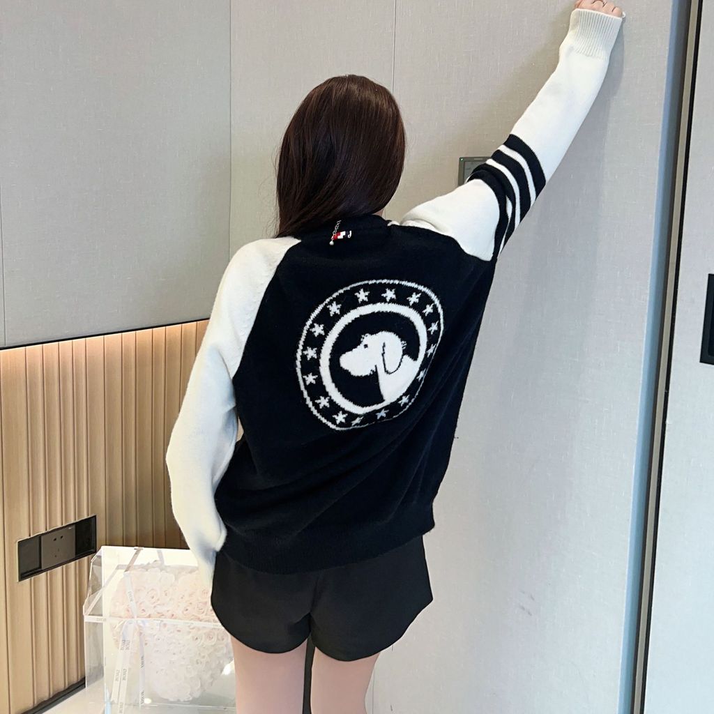 H86B Thom browne Circle Puppy Color-Block College Style Raglan Sleeve Sweater Autumn Winter Round Ne