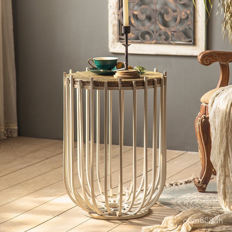 โซฟาด้านข้างตาราง Retro American Cafe โต๊ะกลมขนาดเล็กระเบียงหวาย Distressed B & B โต๊ะกาแฟเหล็ก Home