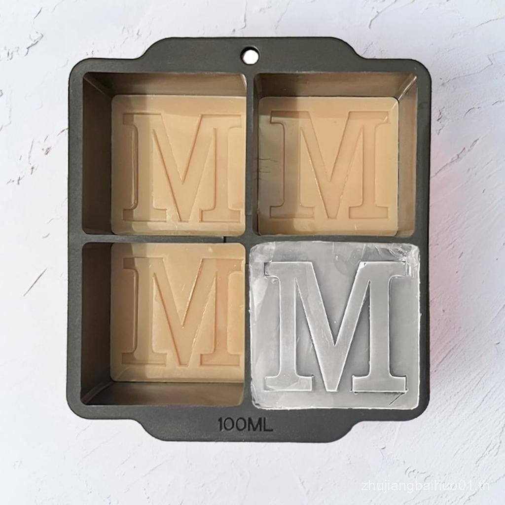 ตัวอักษร M Monogram ICE CUBE แม่พิมพ์ Custom ICE CUBE แม่พิมพ์ 2 นิ้วใหญ่เริ่มต้นซิลิโคน ICE CUBE ถา