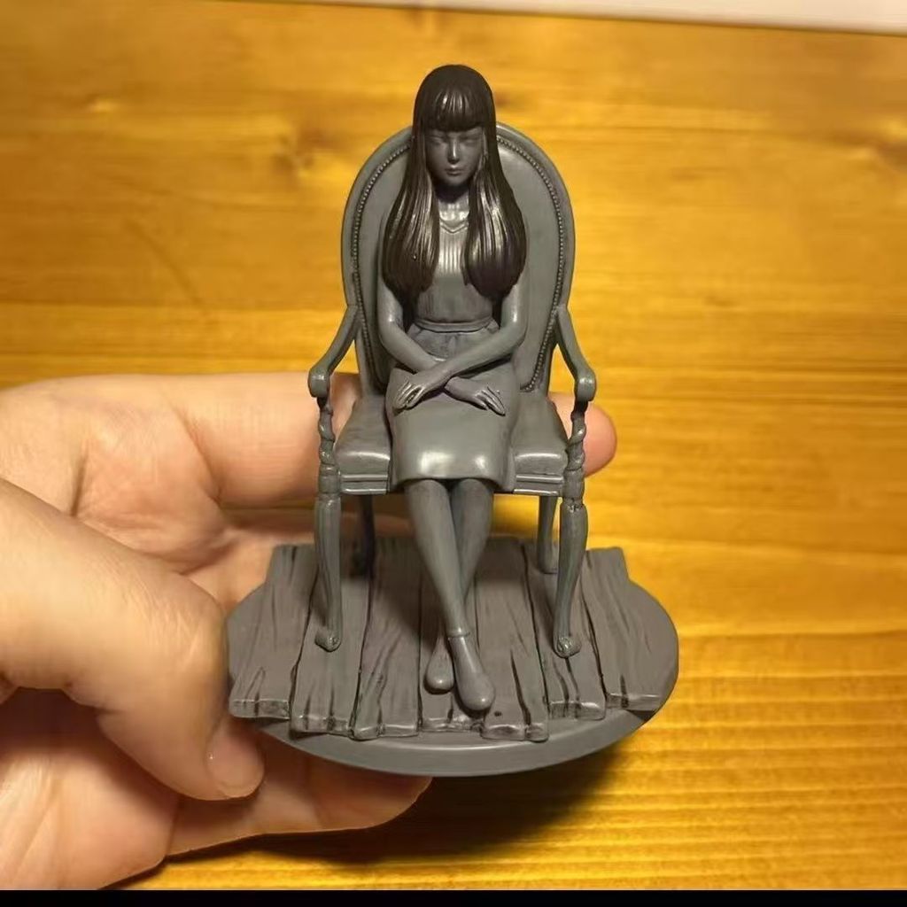 【พร้อมส่ง】junji ito figure Gumo Ito Junji Blind Box Tomie Figure  คําสาปที่สองกล่องเล็กกล่องปริศนาสย