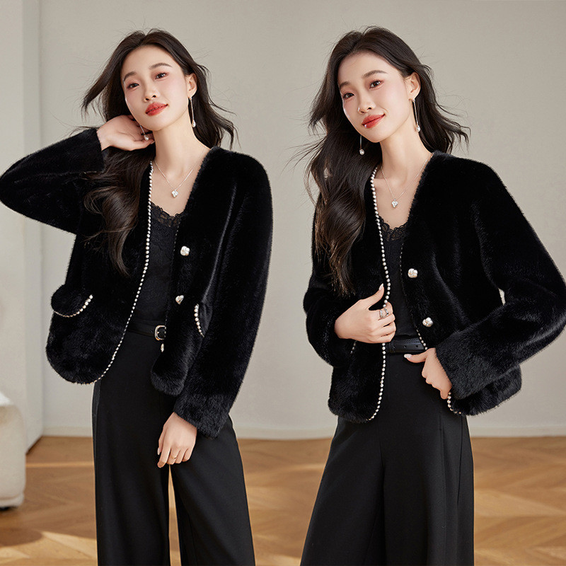 Fur One Piece Coat ผู้หญิงฤดูหนาวผู้หญิง All-Match Top V คออุ่นอายุลดด้านนอกเสื้อสั้น Z2466