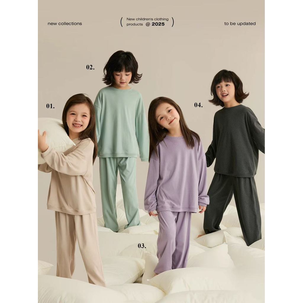 ชุดบ้านสูทจากฝ้ายสีทึบ สำหรับทั้งชายและหญิง