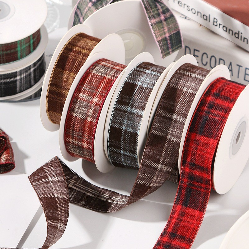 2.5เซนติเมตรสไตล์ชาแนลสองสีตรวจสอบริบบิ้น ทําเอง โบว์กล่องของขวัญช่อดอกไม้บรรจุภัณฑ์แถบสองสีทําริบบิ้น