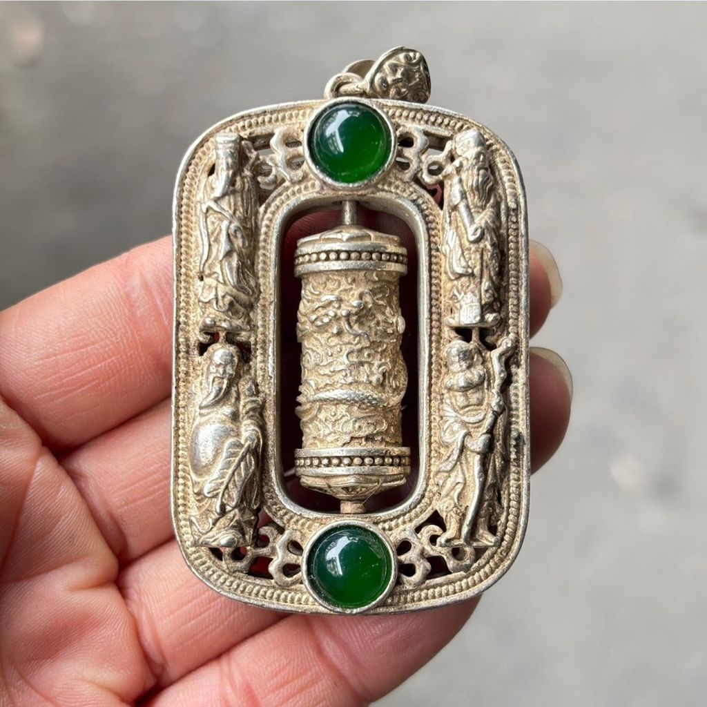 Retro Old Objects Qianlong Year-Made Old Silver Hollow โบราณแปดอมตะข้ามจี้ทะเลมงคล Ruyi สร้อยคอจี้ 1