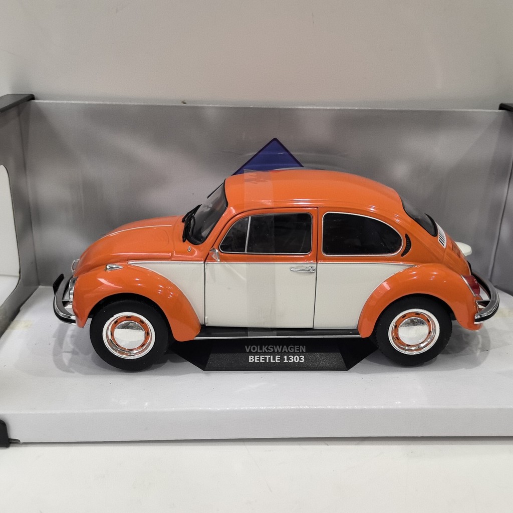 SOLIDO S 1: 18 VW BEETLE 1303 1974 BEETLE รถรุ่นโลหะผสมสามารถเปิดซ้ายขวาประตูล้อหน้า Turnable วัตถุจ