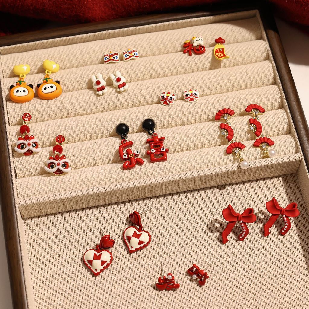 ต่างหูงานรื่นเริงสีแดงต่างหูสไตล์สิงโตของผู้หญิงสไตล์ใหม่