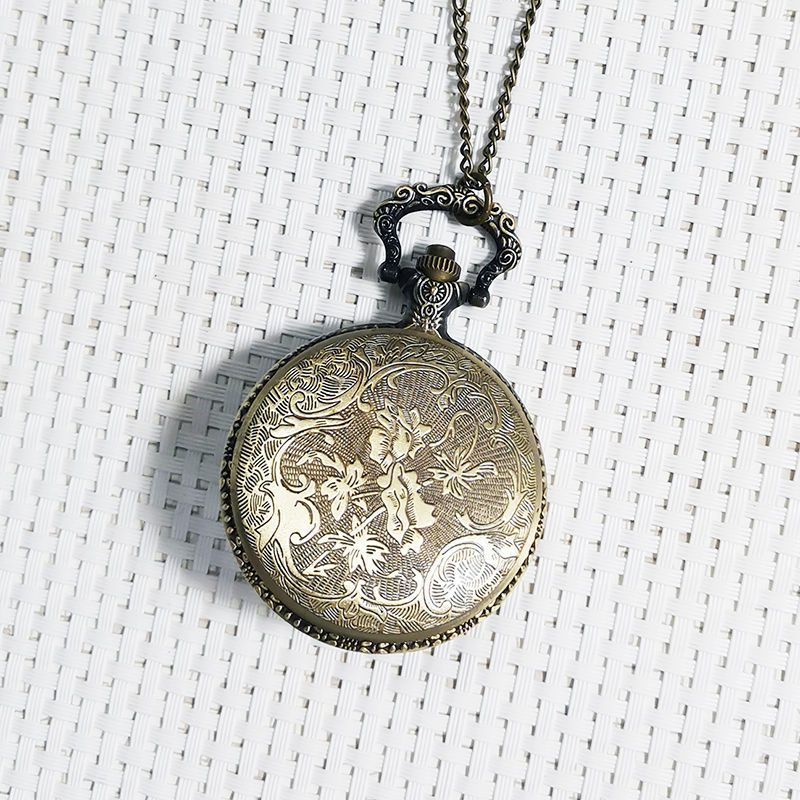 สินค้าใหม่พร้อมสต็อก Starry Sky Surface Rudder Hollow Retro Flip Pocket Watch Necklace Wall Watch Bo