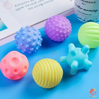 ลูกบอลบีบมีเสียง สำหรับฝึกประสาทสัมผัสเด็กตัวเล็ก ลูกบอลนุ่มๆ ของเล่นอาบน้ำ บีบแล้วมีเสียง ปลอดภัย BPA-Free ทารกอายุเกิน 6 เดือน