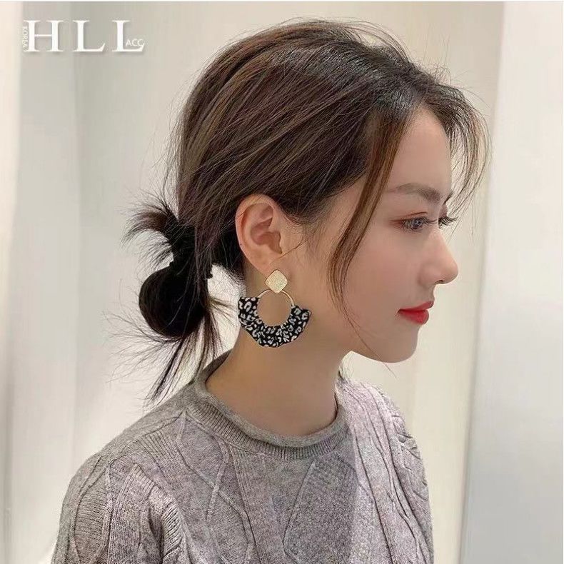 S925 เงินเข็มกระโปรง ~ สไตล์เกาหลี风复古Chic Black White ดอกไม้ air ต่างหูอารมณ์นักเรียนหญิง S925 กระโป