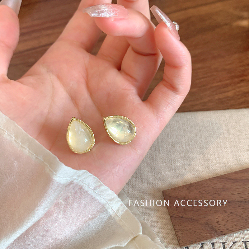 ต่างหูทรงหยดน้ำสไตล์เกาหลียอดนิยม แมッチได้หมดทุกชุด พร้อมสร้อยคอ APD1