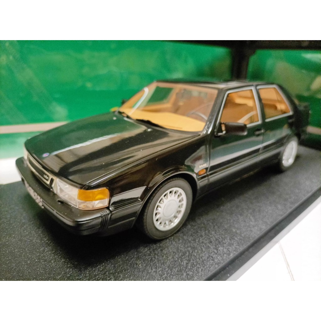 Cult 1 18 Saab 9000 Turbo 4 ประตูรถดีลักซ์ รุ่น Saab 9000 Turbo 1985 สีดํา