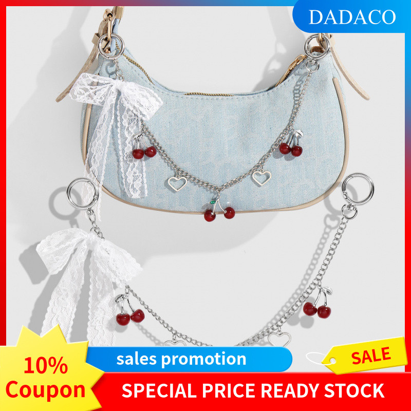 DADACO รูปแบบใหม่ ย2เค เชอร์รี่กระเป๋าแขวนโซ่ที่ไม่ซ้ํากันที่เรียบง่ายระดับไฮเอนด์สีดําสีขาวลูกไม้โบว์จําลองเชอร์รี่จี้ ทําเอง กระเป๋าจี้ bag charm keychain bag chain พวงกุญแจห้อยกางเกง