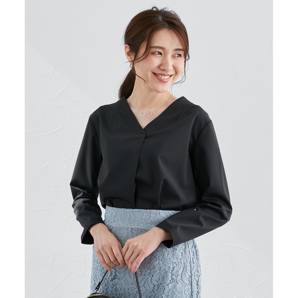 [จัดส่งจากประเทศญี่ปุ่น] Nissen_  เสื้อเบลาส์คอวีสุดหรู ผ้าทิ้งตัวมีน้ำหนัก ยับยาก ยืดหยุ่น ใส่สบาย ปกปิดสะโพกสวยงาม เหมาะสำหรับทำงาน สไตล์ญี่ปุ่น คัตติ้งเนี้ยบ มีไซส์ใหญ่พิเศษ  เสื้